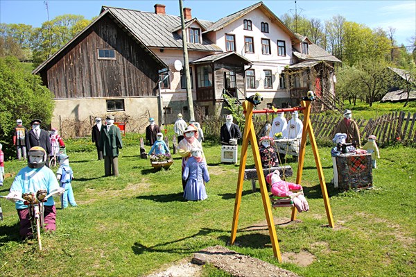 044-Сад кукол